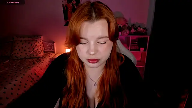 Snapshot of _Lisa_x chatting on 23, 10, 2025  Lisa x online show from 23, 10, 2025
