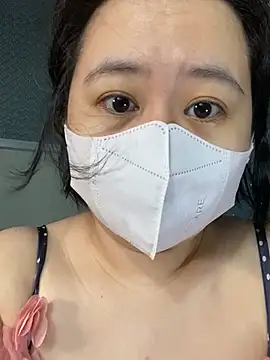 Snapshot of ninini92 chatting on 15, 2, 2025 ninini92 online show from 15, 2, 2025