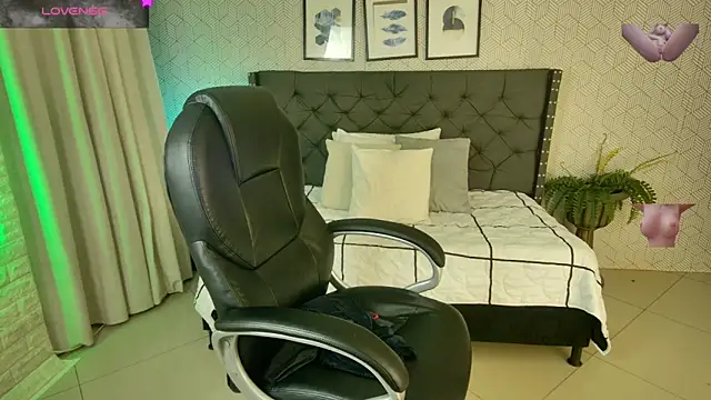 Snapshot of sussy__stone chatting on 23, 12, 2024 sussy stone online show from 23, 12, 2024