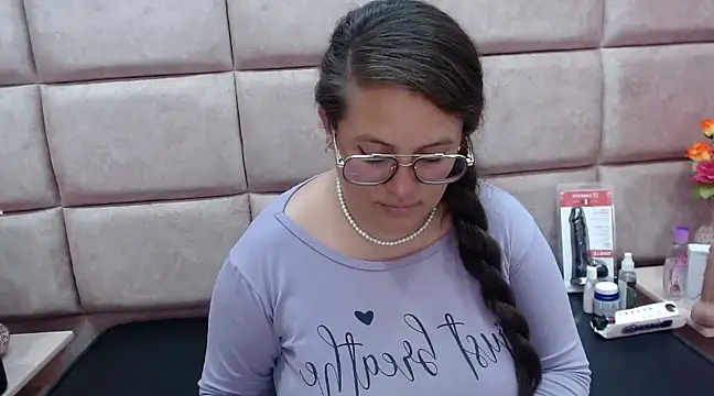 Snapshot of SaraThomso chatting on 9, 2, 2025 SaraThomso online show from 9, 2, 2025