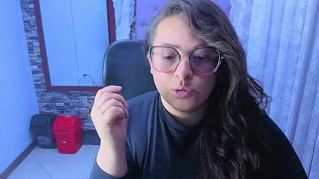 SaraThomso online show from 19, 12, 2025