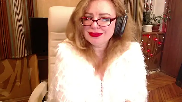 Snapshot of Miss_Tress chatting on 8, 7, 2026 Miss Tress online show from 8, 7, 2026