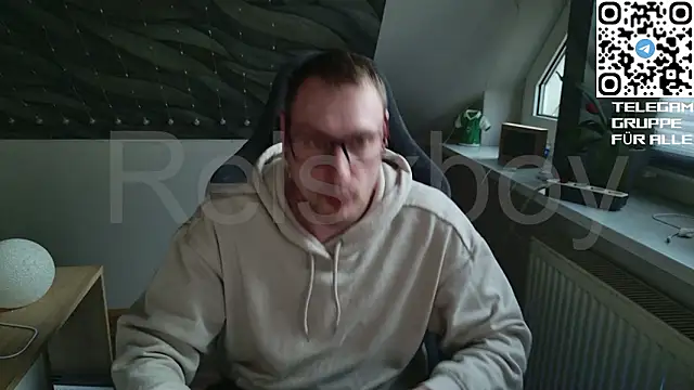 Snapshot of Relsxboy chatting on 4, 3, 2026 Relsxboy online show from 4, 3, 2026