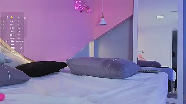 Snapshot of AllisonRoberts_ chatting on 4, 4, 2026 AllisonRoberts online show from 4, 4, 2026