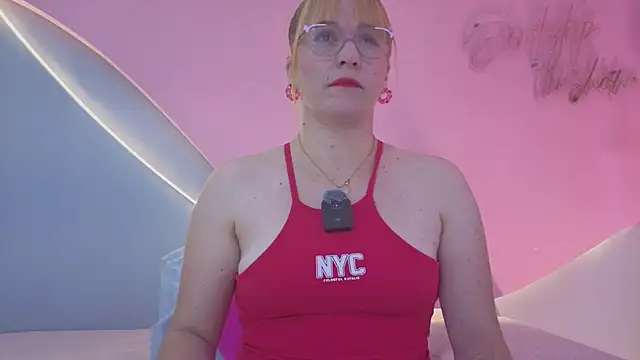 Snapshot of AllisonRoberts_ chatting on 7, 6, 2026 AllisonRoberts online show from 7, 6, 2026