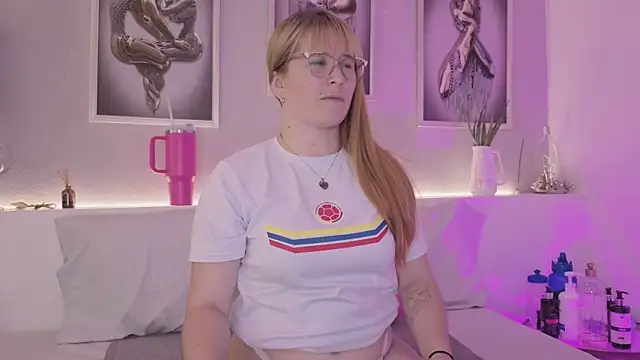 Snapshot of AllisonRoberts_ chatting on 23, 6, 2026 AllisonRoberts online show from 23, 6, 2026