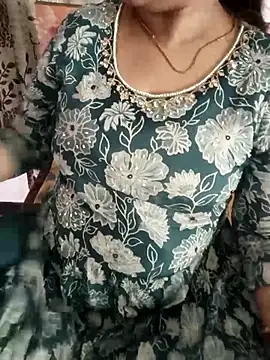 cuteyqueen online show from 13, 4, 2026