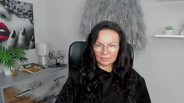 HelenLuxx online show from 28, 1, 2025