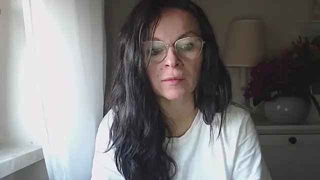 HelenLuxx online show from 20, 10, 2025