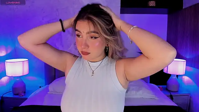 Snapshot of SamantaBone chatting on 14, 1, 2025 SamantaBone online show from 14, 1, 2025