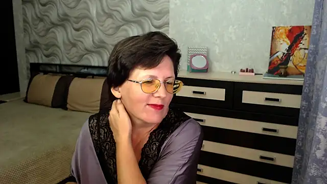 Snapshot of VitaCharm chatting on 3, 10, 2025 VitaCharm online show from 3, 10, 2025