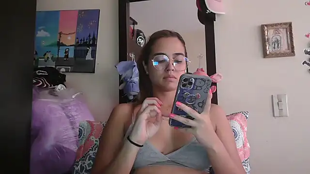 Snapshot of trianabell chatting on 14, 4, 2026 trianabell online show from 14, 4, 2026