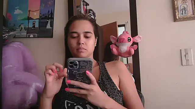 Snapshot of trianabell chatting on 15, 4, 2026 trianabell online show from 15, 4, 2026