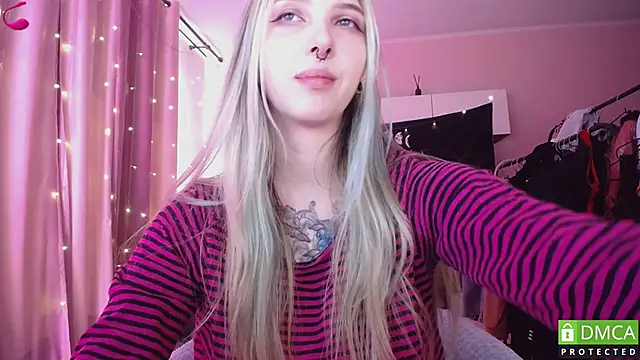 Snapshot of JustMeowGirl chatting on 16, 5, 2026 JustMeowGirl online show from 16, 5, 2026
