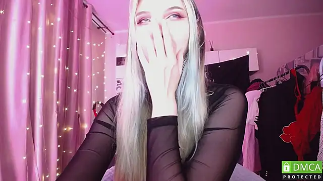 Snapshot of JustMeowGirl chatting on 17, 5, 2026 JustMeowGirl online show from 17, 5, 2026