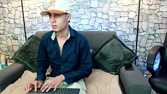 Bastiaan 28 online show from 21, 11, 2025