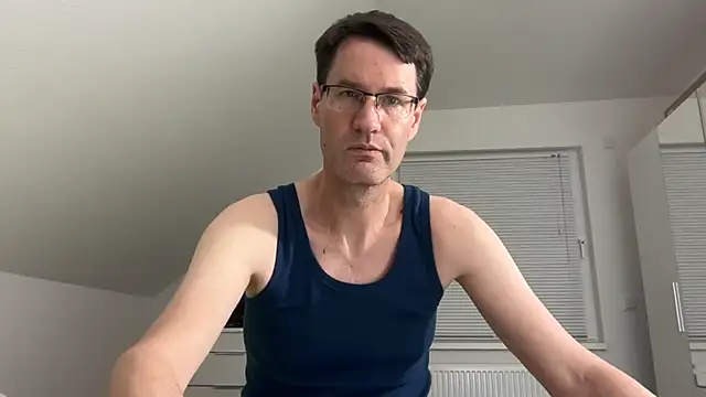 Snapshot of zxzx_cam1 chatting on 3, 3, 2026 zxzx cam1 online show from 3, 3, 2026