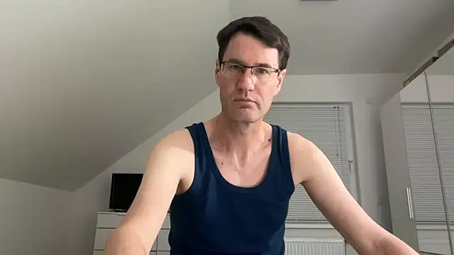 Snapshot of zxzx_cam1 chatting on 6, 3, 2026 zxzx cam1 online show from 6, 3, 2026