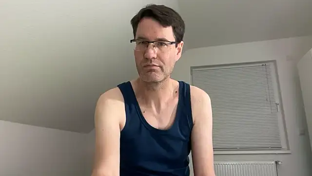 Snapshot of zxzx_cam1 chatting on 8, 3, 2026 zxzx cam1 online show from 8, 3, 2026