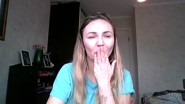 AngelinaLove28 online show from 10, 11, 2025