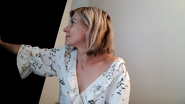 Snapshot of anechka1 chatting on 21, 10, 2025 anechka1 online show from 21, 10, 2025