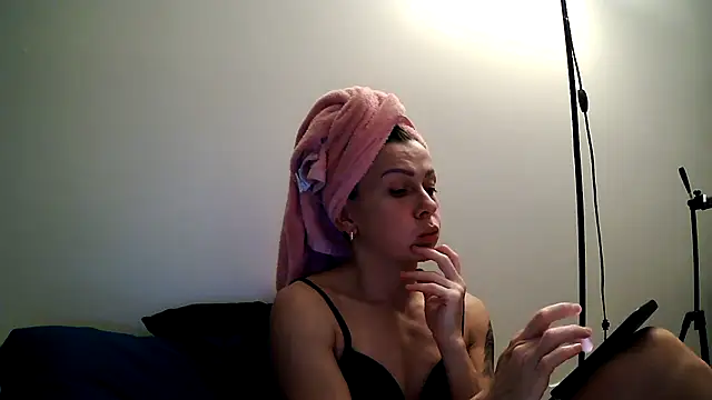 Snapshot of anechka1 chatting on 14, 12, 2025 anechka1 online show from 14, 12, 2025