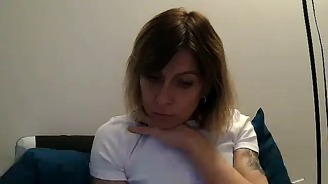 Snapshot of anechka1 chatting on 21, 2, 2026 anechka1 online show from 21, 2, 2026