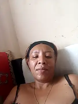 Snapshot of Surreyaa chatting on 3, 1, 2025 Surreyaa online show from 3, 1, 2025