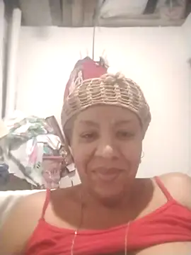 Snapshot of Surreyaa chatting on 6, 5, 2026 Surreyaa online show from 6, 5, 2026