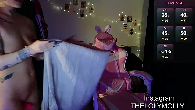 Snapshot of LolyMolli chatting on 8, 2, 2025 LolyMolli online show from 8, 2, 2025