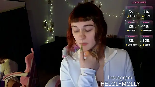 Snapshot of LolyMolli chatting on 6, 3, 2025 LolyMolli online show from 6, 3, 2025