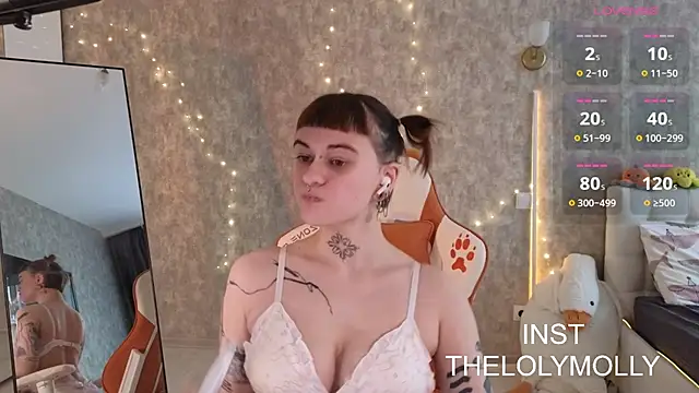 Snapshot of LolyMolli chatting on 16, 10, 2025 LolyMolli online show from 16, 10, 2025