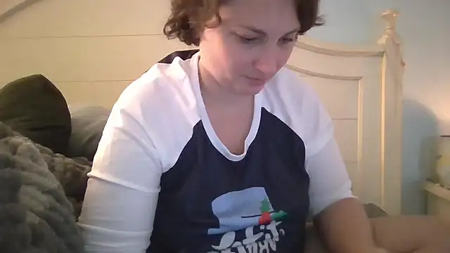 MilfyMrsRobinson online show from 14, 12, 2025