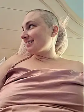 Snapshot of MilfyMrsRobinson chatting on 3, 5, 2026 MilfyMrsRobinson online show from 3, 5, 2026