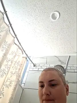 Snapshot of MilfyMrsRobinson chatting on 5, 5, 2026 MilfyMrsRobinson online show from 5, 5, 2026