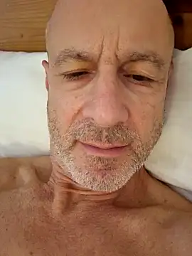 Snapshot of andikali9999 chatting on 16, 10, 2025 andikali9999 online show from 16, 10, 2025