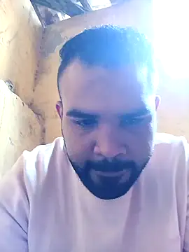 Snapshot of ListedLoin chatting on 1, 2, 2025 ListedLoin online show from 1, 2, 2025