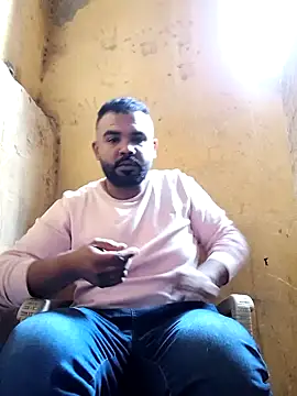 Snapshot of ListedLoin chatting on 4, 2, 2025 ListedLoin online show from 4, 2, 2025