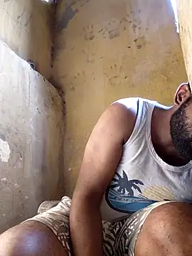 Snapshot of ListedLoin chatting on 5, 11, 2025 ListedLoin online show from 5, 11, 2025