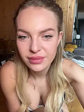 ChiaraVixen online show from 9, 2, 2025