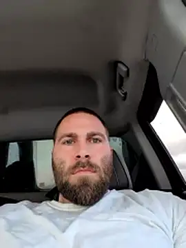 jwiththethickone413 online show from 27, 3, 2026