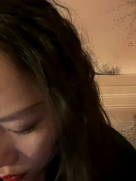 Snapshot of Eliza-E chatting on 7, 1, 2026 Eliza-E online show from 7, 1, 2026