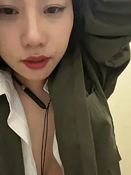 Snapshot of Eliza-E chatting on 5, 2, 2026 Eliza-E online show from 5, 2, 2026