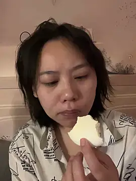 Snapshot of Eliza-E chatting on 6, 2, 2026 Eliza-E online show from 6, 2, 2026