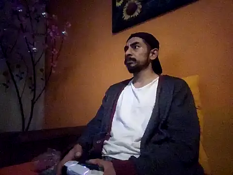 Snapshot of Angel_Coronel chatting on 12, 12, 2024 Angel Coronel online show from 12, 12, 2024