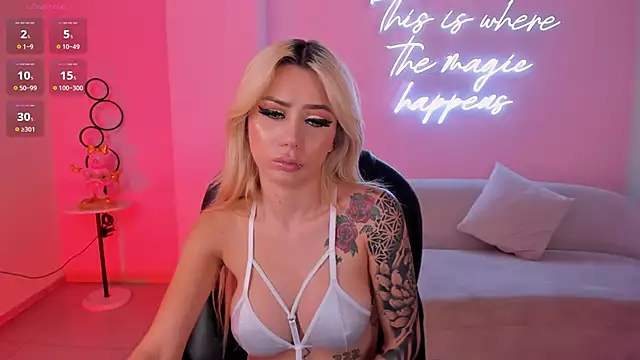 HannaConnor  online show from 13, 2, 2025