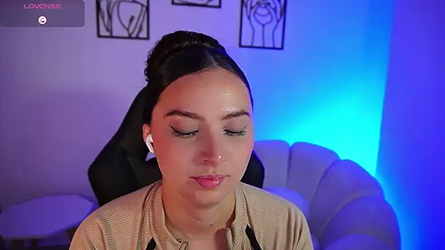 Snapshot of AliceHarper_ chatting on 23, 6, 2026 AliceHarper online show from 23, 6, 2026