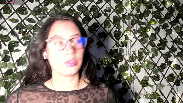 CoralineSanchez online show from 15, 11, 2025