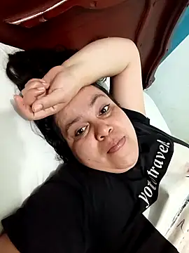 Snapshot of lunanataly chatting on 12, 11, 2025 lunanataly online show from 12, 11, 2025