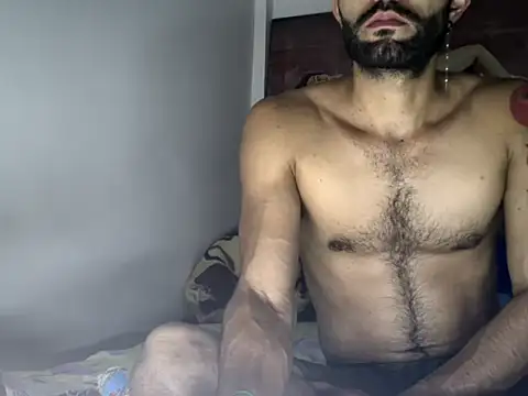 Snapshot of hideonbush051 chatting on 5, 11, 2025 hideonbush051 online show from 5, 11, 2025